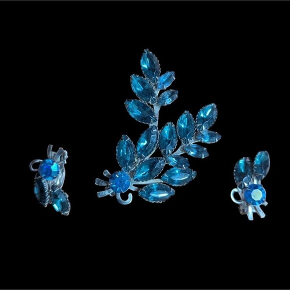 Vintage Blue Rhinestone Leaf Brooch & Clip-On Earrings Set - Picture 2 of 7